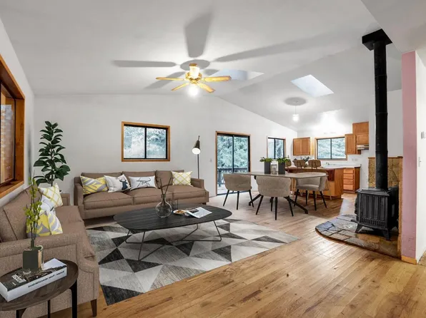 14225 Cherry St, Guerneville, CA 95446