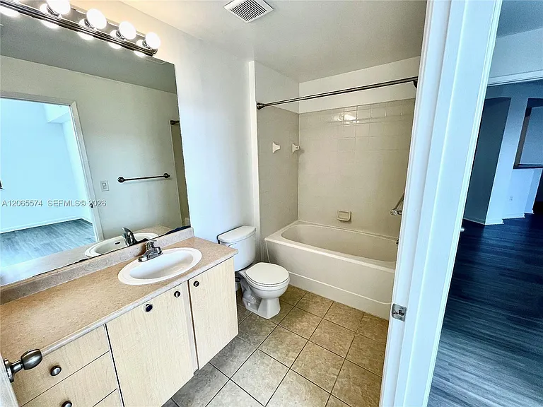 1919 Van Buren St #818A — Photo 39