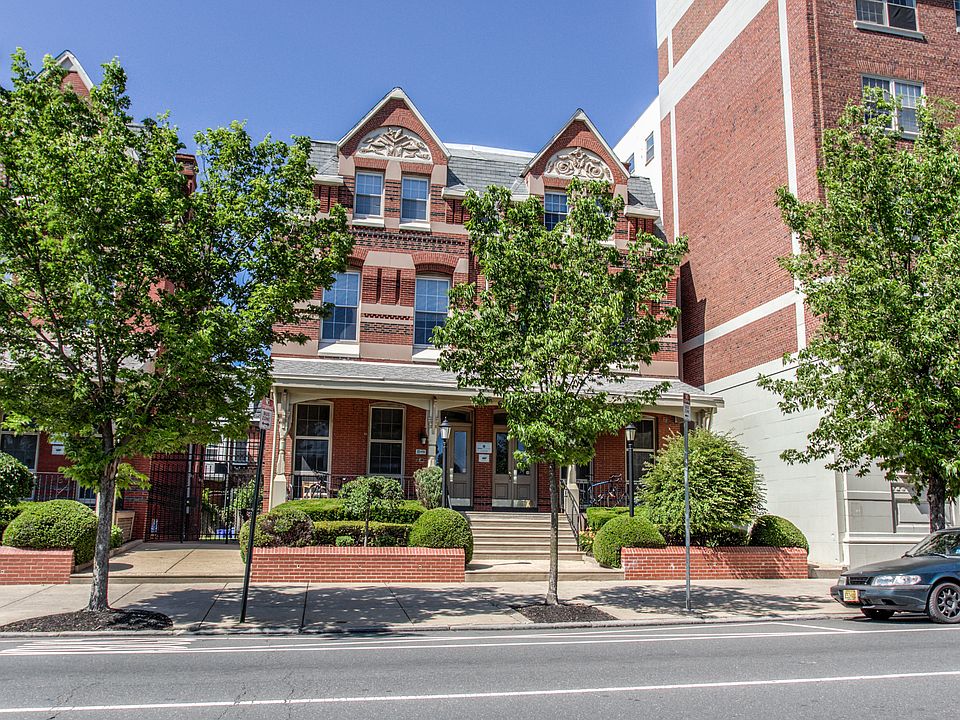 2nd image of 4115 Walnut St #10335236