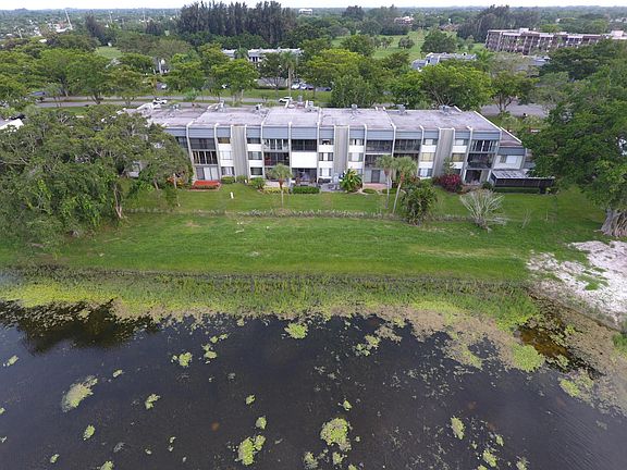 4th image of 4822 Esedra Court #306