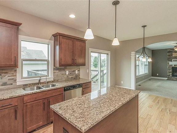 5th image of 7970 Aspen Dr