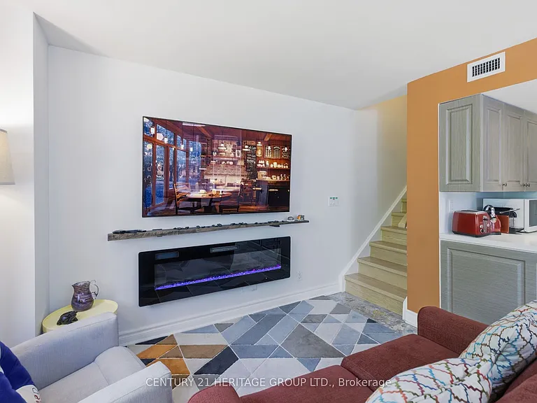 87 Lillian St #8 — Photo 9