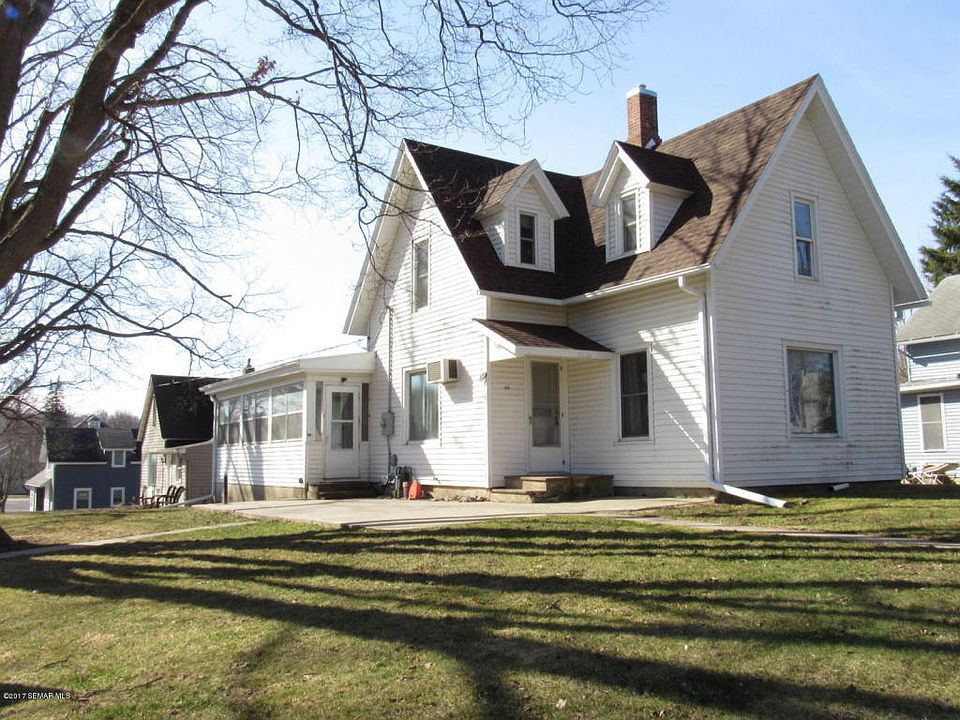 2nd image of 116 Spring St NE
