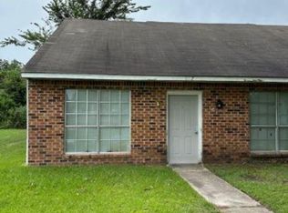 1112 Chemin Dr, Baker, LA 70714