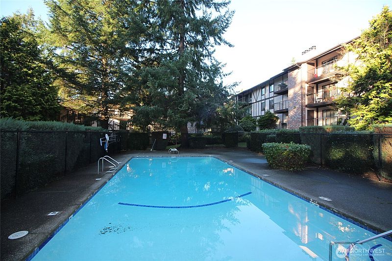 2nd image of 4501 Grandview Drive W #T304