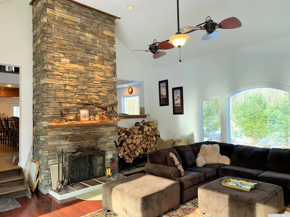 1020 Goshen St, Jewett, NY 12444