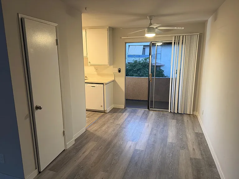 5354 Yarmouth Ave — Photo 14