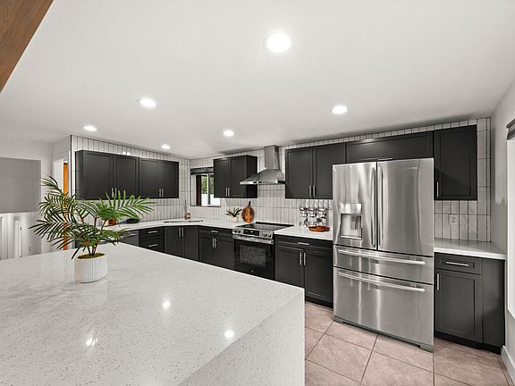5th image of 1708 E Spring Ln