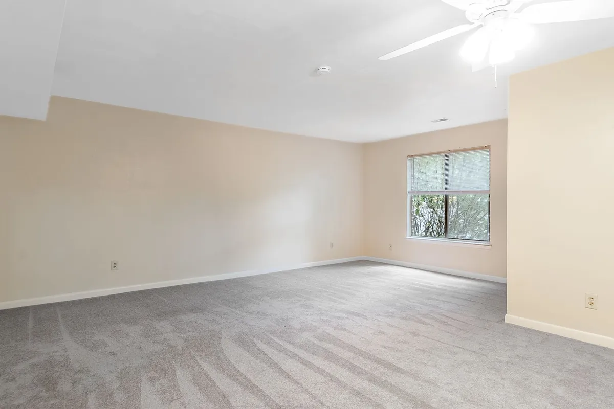 Building Photo - 1725 Donlee Dr