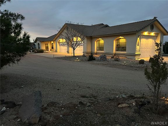 3rd image of 5840 N Cedar Ridge Ln