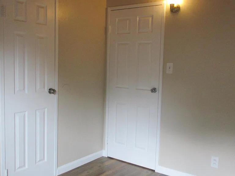 303 Denslowe Dr — Photo 12