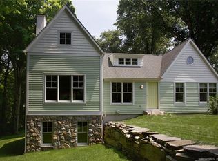 129 Valleyview Rd, Fairfield, CT 06824