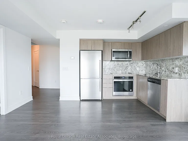 5 Mabelle Ave #1828 — Photo 4