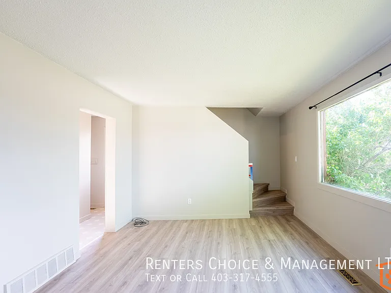634 54th Ave W — Photo 5