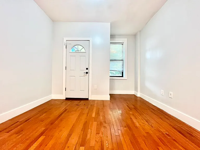 82 Marion St #1L — Photo 2