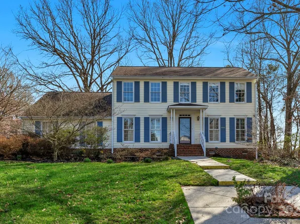 2301 Lynbridge Dr, Charlotte, NC 28270