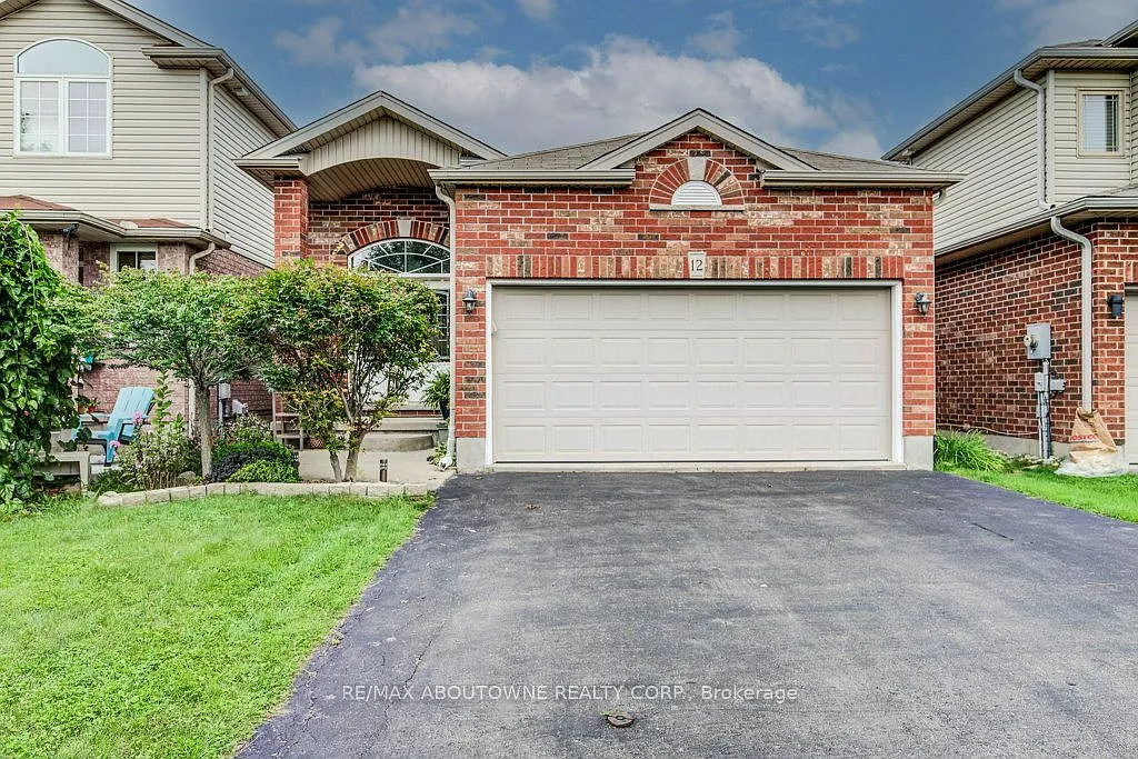 4 bed, $3,500 — Photo 1