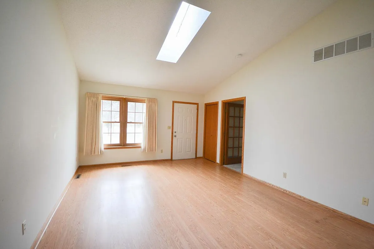Building Photo - 2247 Valleyhigh Dr NW