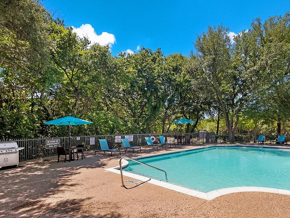Lounge in luxury by our private apartment pool