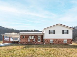 216 School Rd, Bluefield, VA 24605
