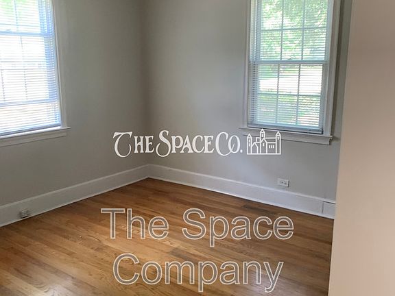 5th image of 833 Locust St