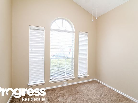 5th image of 158 Cresthaven Dr