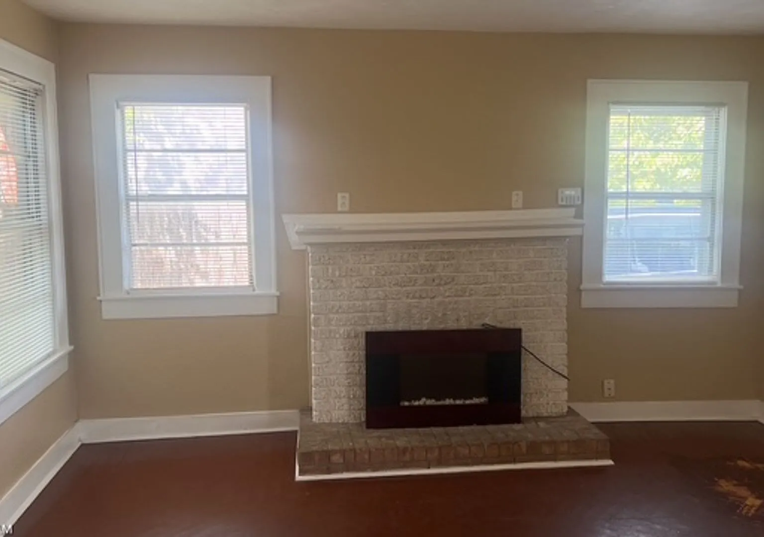 804 Austin St Arlington,76012 — Photo 3