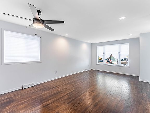 4th image of 9131 S Parnell Ave