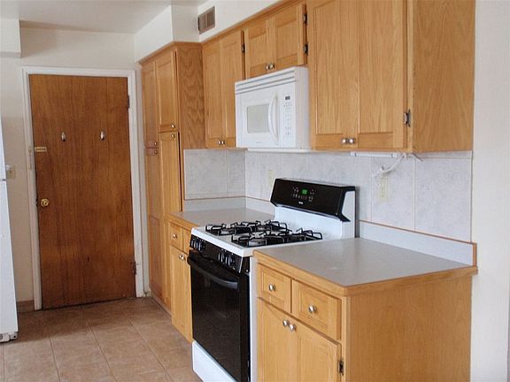 5th image of 1170 N 11th St
