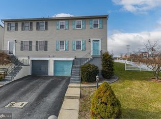 102 Morgan Dr, Sinking Spring, PA 19608