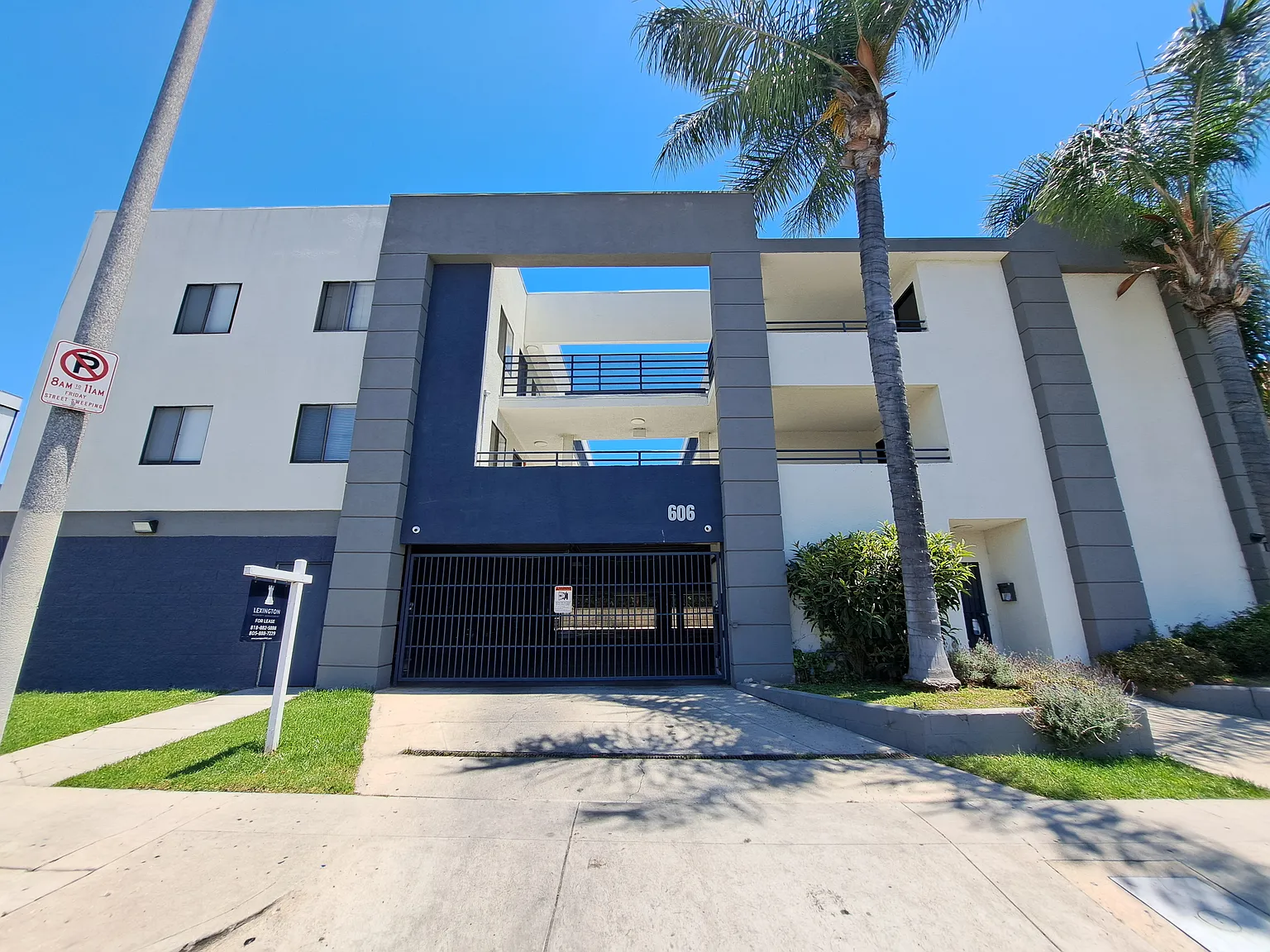 2 bed, 950 sqft, $2,200 — Photo 2