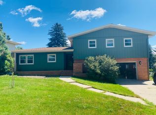 1241 E Coulee Rd, Bismarck, ND 58501