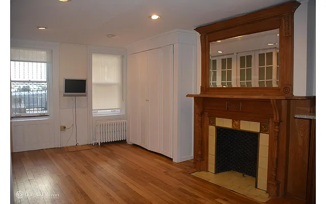 Rented by Douglas Elliman | media 11