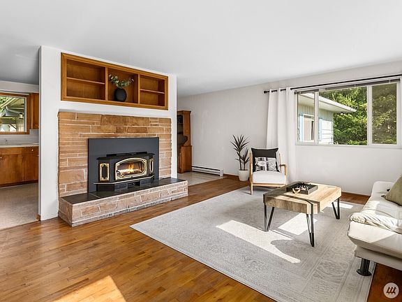 3rd image of 6847 Libby Road NE