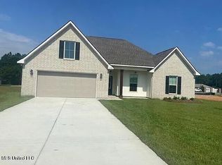 11512 Memphis Cir, Ocean Springs, MS 39564