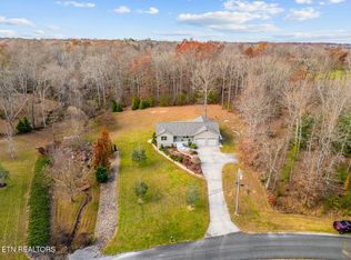 232 Grassland Rd, Crossville, TN 38572