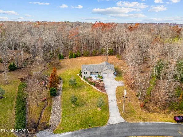 232 Grassland Rd, Crossville, TN 38572