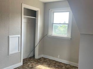 406 Harrison Ave #B, Jeannette, PA 15644