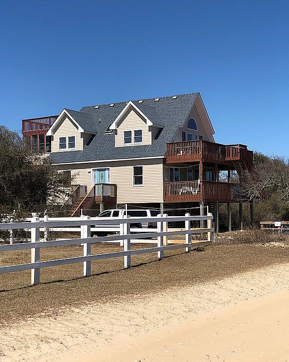Twin Shores on Carova beach