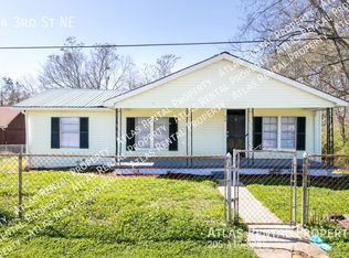 34 3rd St NE, Graysville, AL 35073