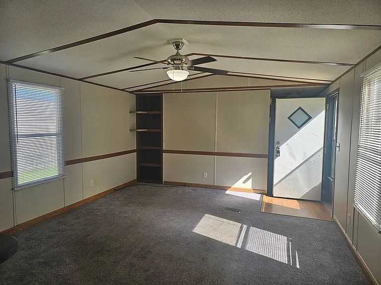 90 Craft Ln — Photo 3