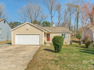 7015 Hunters Glen Dr, Charlotte, NC 28214