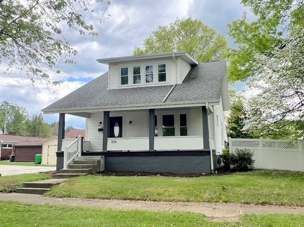 1016 Parrish St, Uhrichsville, OH 44683