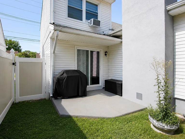 136 Stefanic Ave #2 — Photo 11