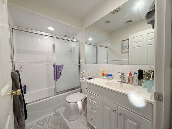 5th image of 408 West St