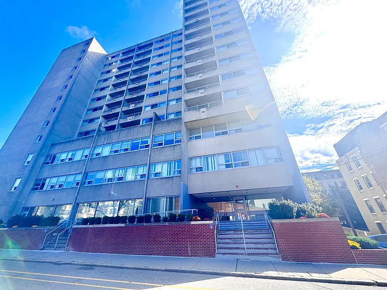131 Park St #404 — Photo 23