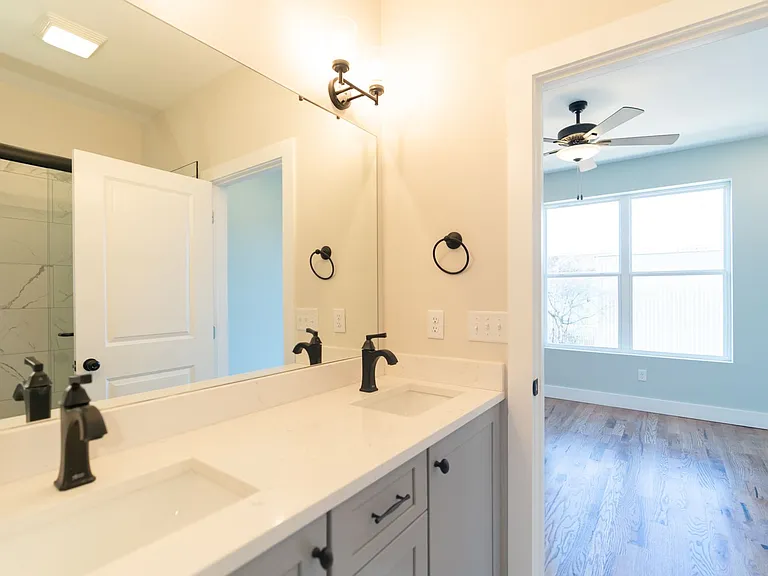 1039 Montague Pl — Photo 31
