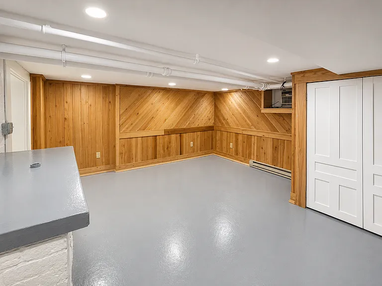 1633 Wayne Ave #B — Photo 6
