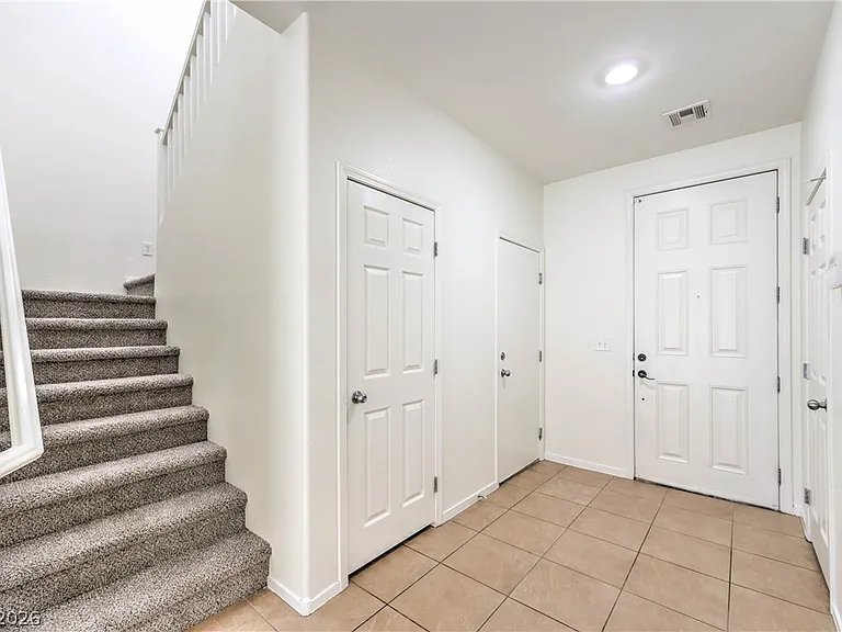 10939 Paradise Rd — Photo 4