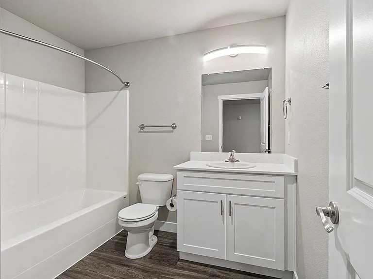 Norpoint Landing Apartments — Photo 29